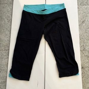 Aerie Slim Gym Skinny Crop Black Leggings with Blue